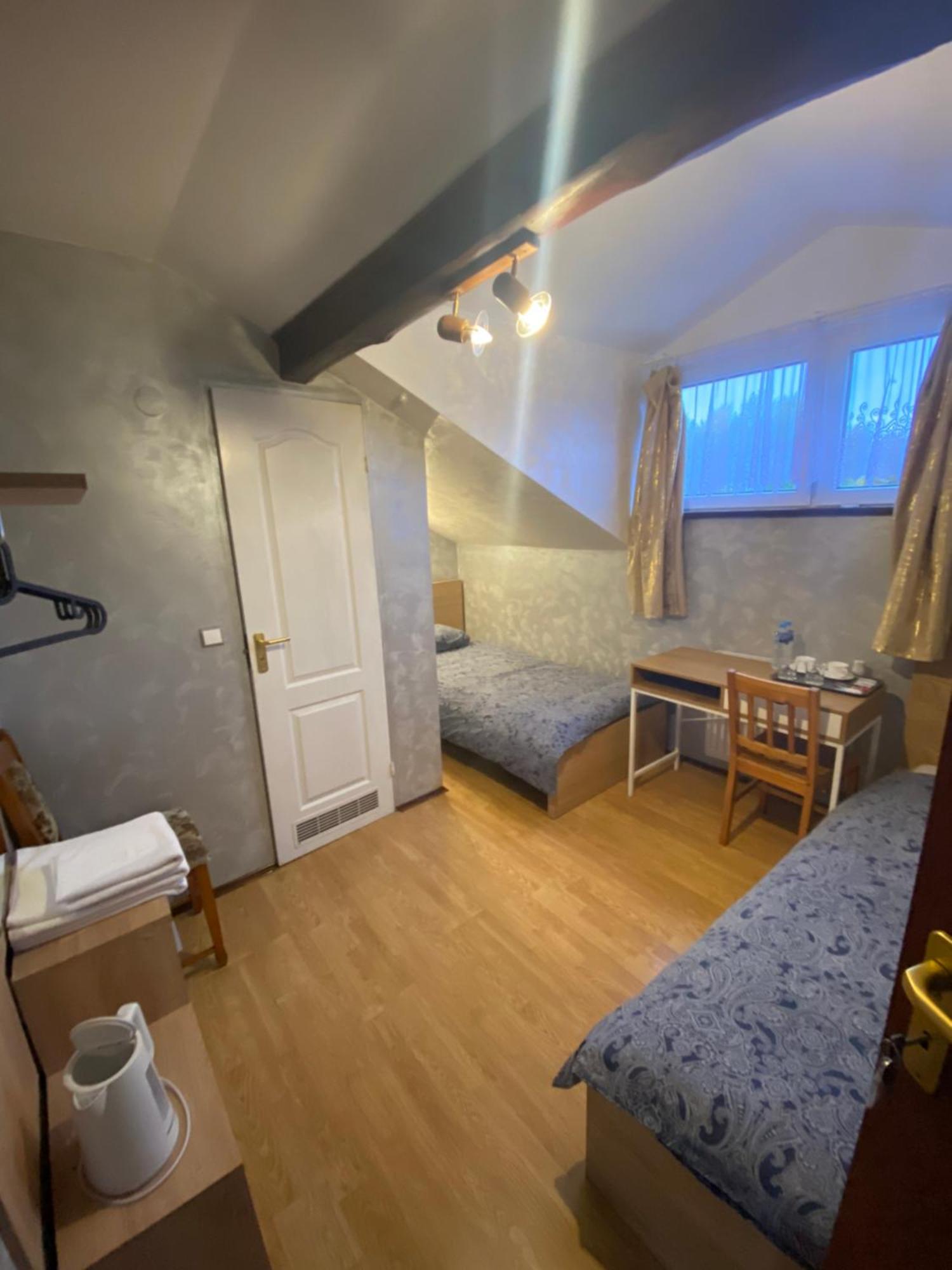 Hostel Homies Inn Celiny (Tarnowskie Gory) Exterior foto